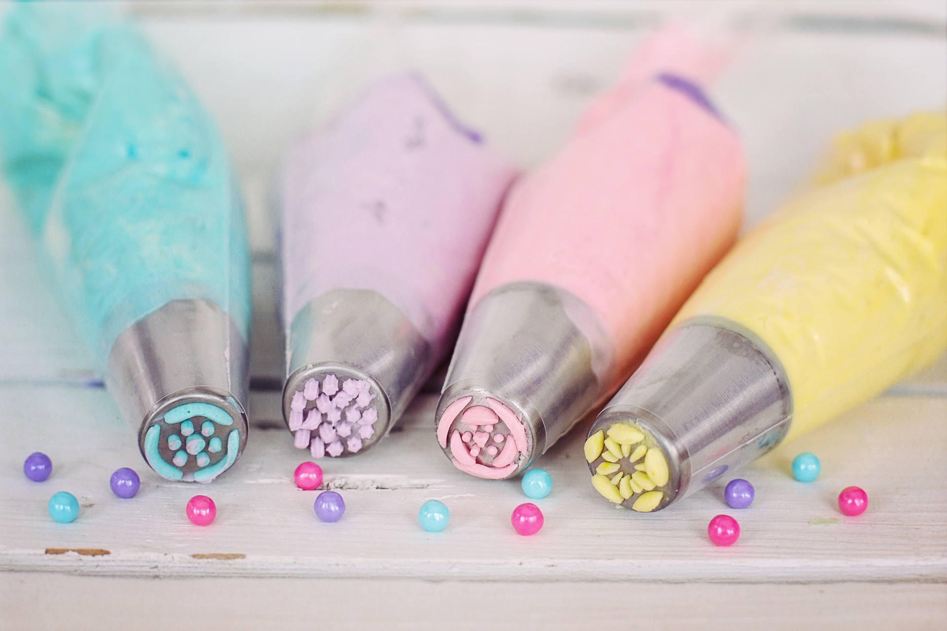 Cake decorating